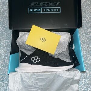 NWT MENS RUDIS RUNNING SHOES